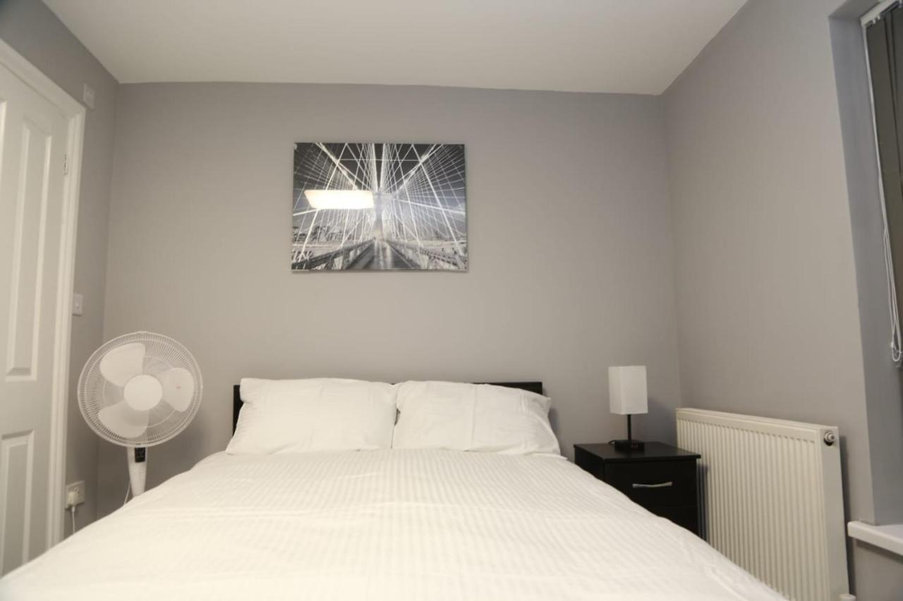 A A Guest Rooms Woolwich Londra Dış mekan fotoğraf
