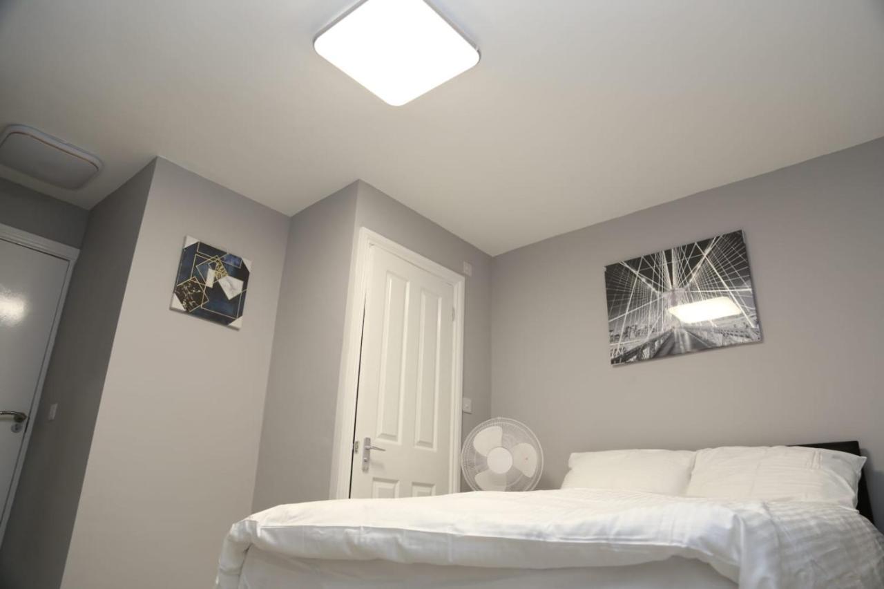 A A Guest Rooms Woolwich Londra Dış mekan fotoğraf