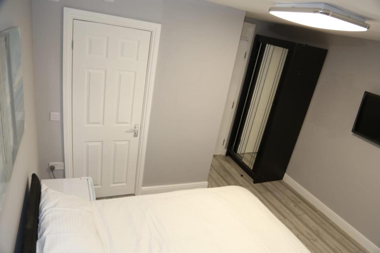 A A Guest Rooms Woolwich Londra Dış mekan fotoğraf