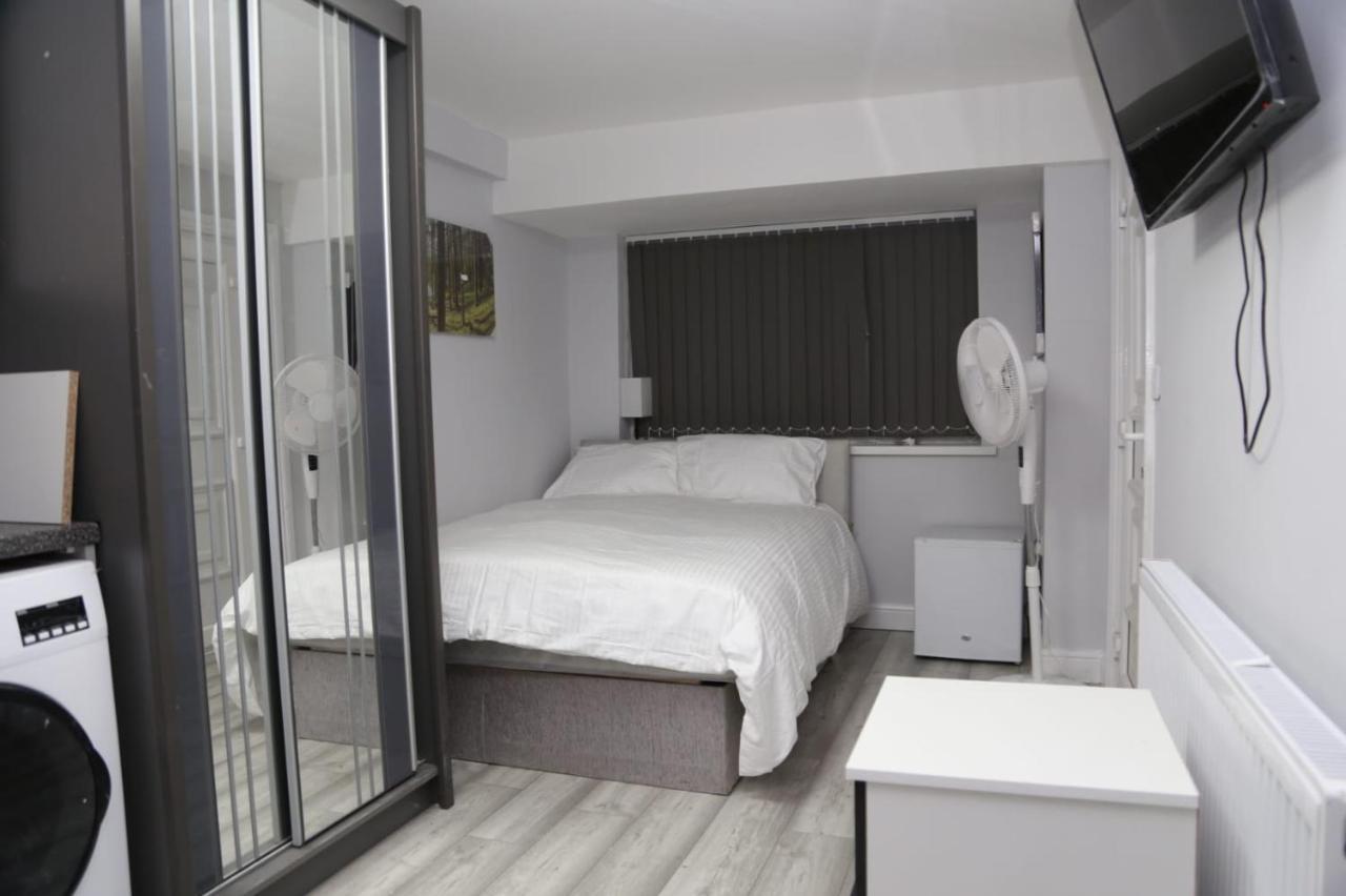 A A Guest Rooms Woolwich Londra Dış mekan fotoğraf